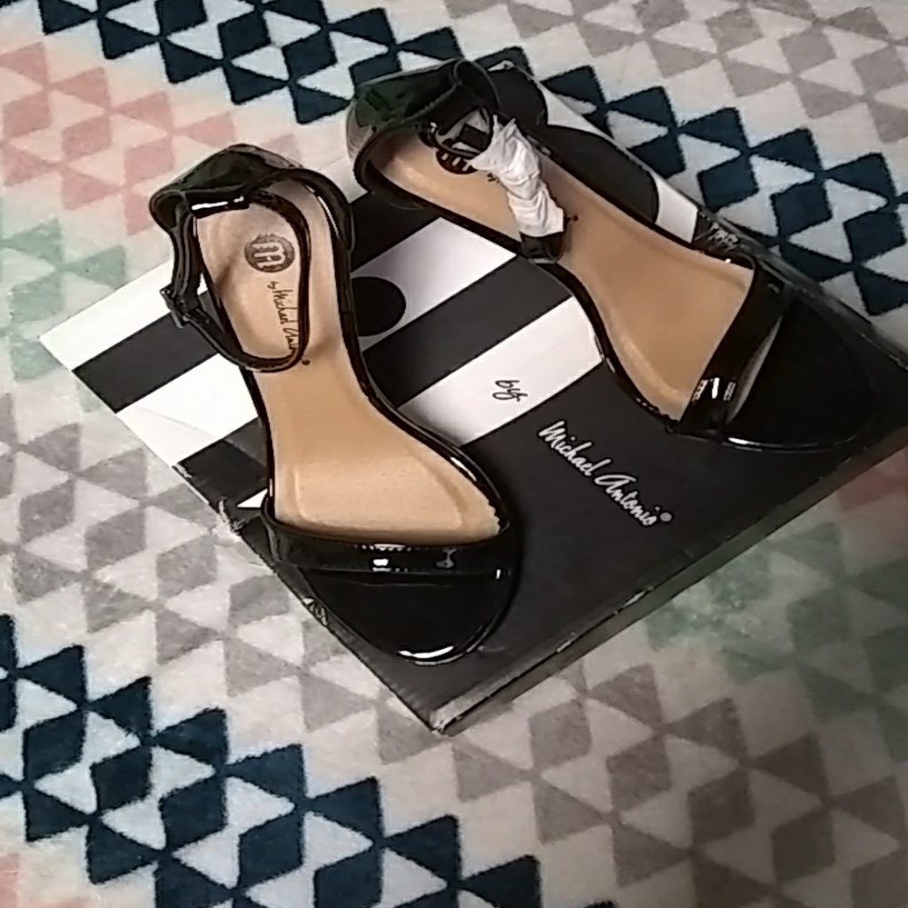 ✴️Michael Antonio✴️ pumps